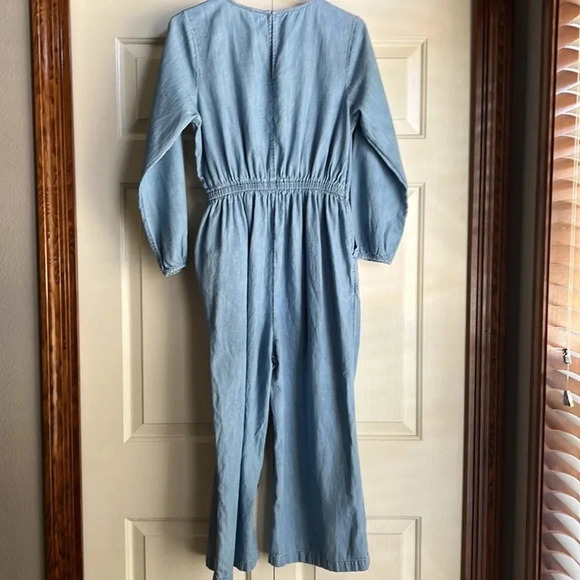 Old Navy Chambray Long Sleeve Wide leg Cropped Jumpsuit women’s size Medium - Picture 6 of 15